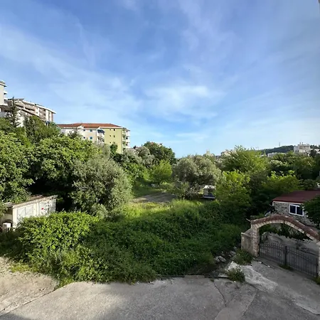 Apartment Large Comfortable One Bd Becici-free Parking Budva