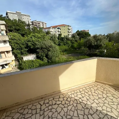 Large Comfortable One Bd Becici-free Parking